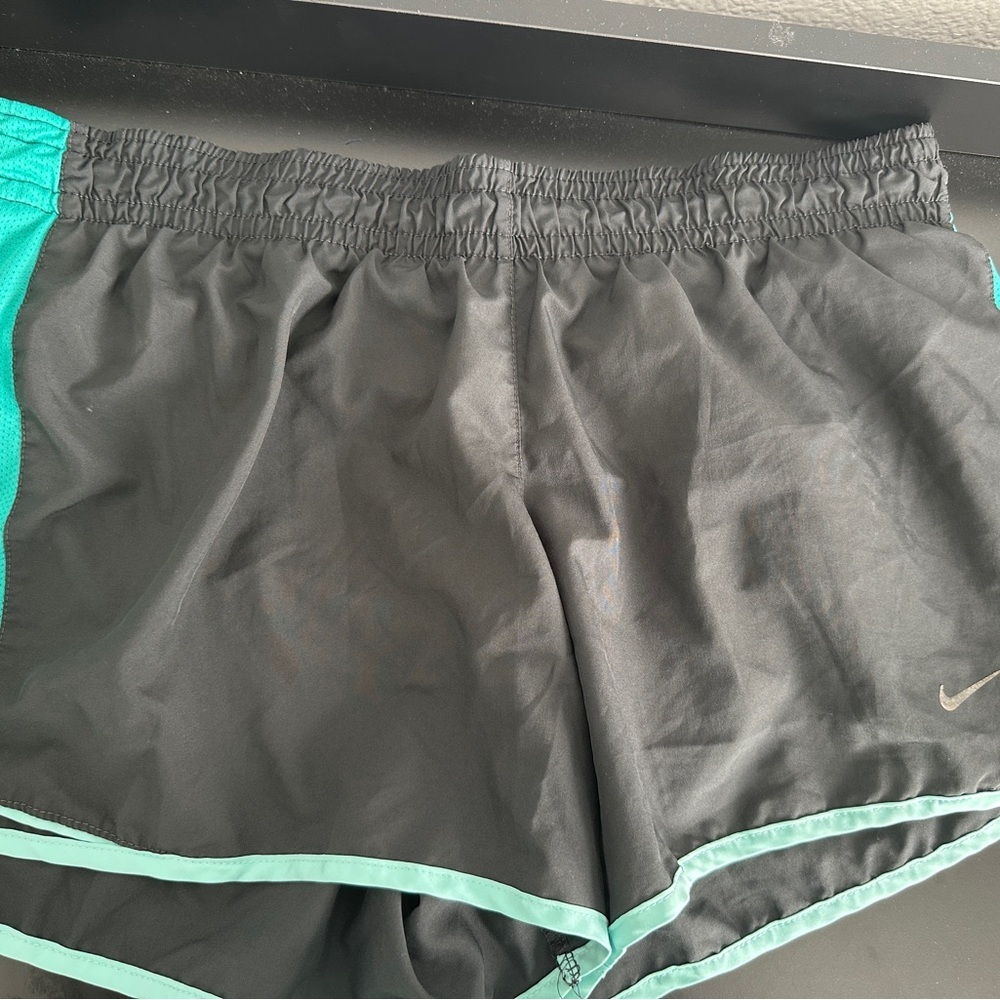 Nike Green and Gray Sports Shorts - Picture 2 of 6